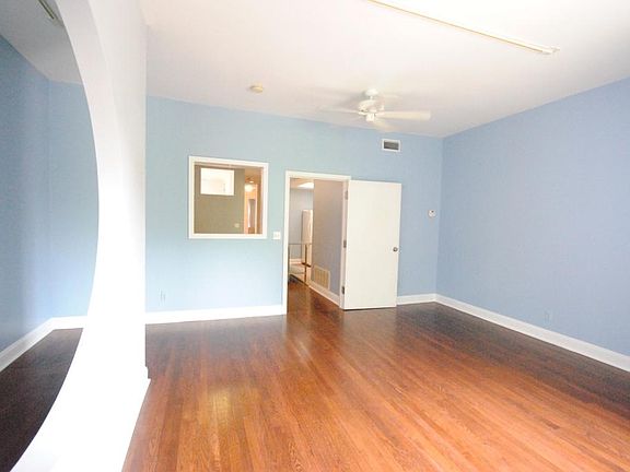 5th image of 390 N Euclid Ave