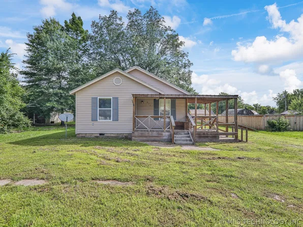 615 W 8th St, Chelsea, OK 74016