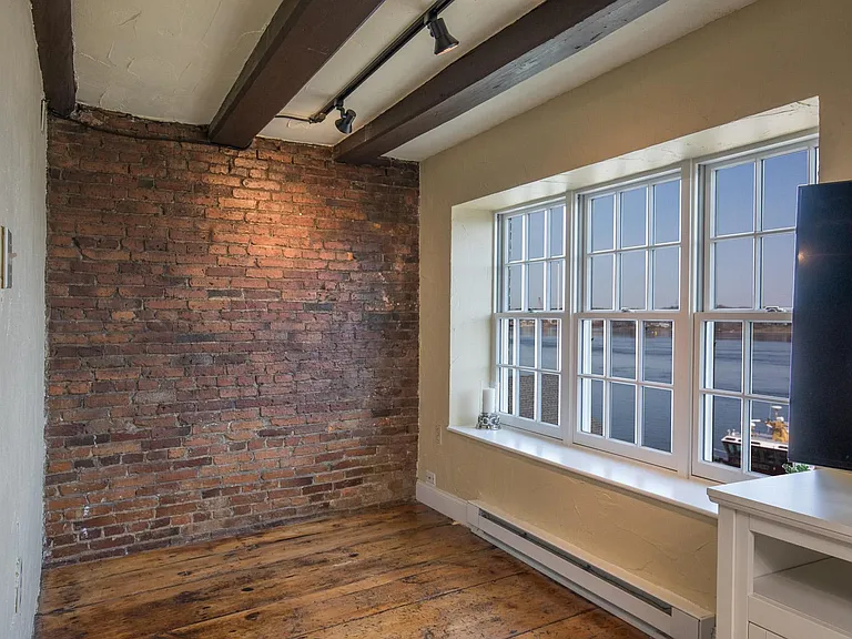 111 Market St #5 — Photo 9