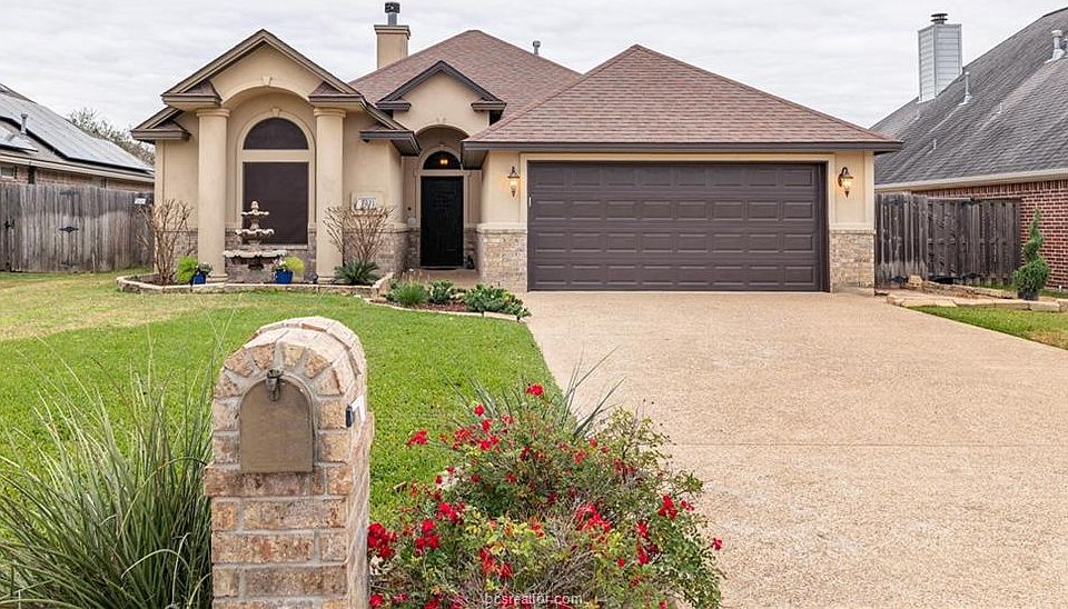 1st image of 3921 Latinne Ln