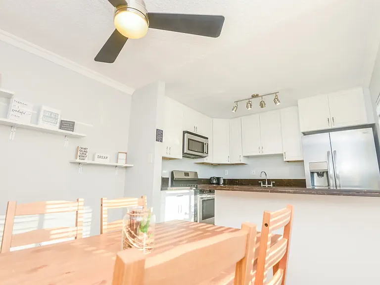 2042 S Corning St #D3 — Photo 14