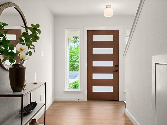 5th image of 2316 N Shields Dr