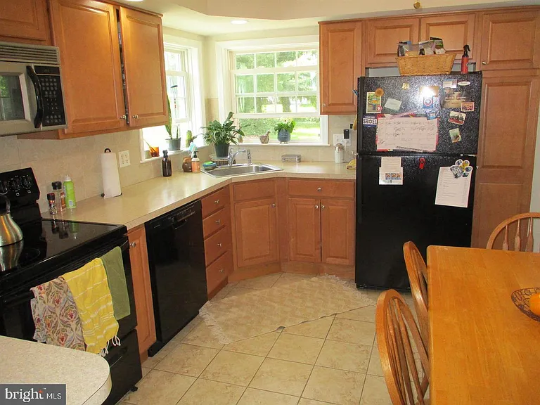 52 Paisley Rd — Photo 8