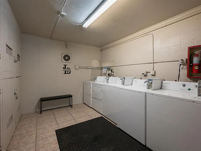 3360 S Osprey Ave #205B — Photo 24