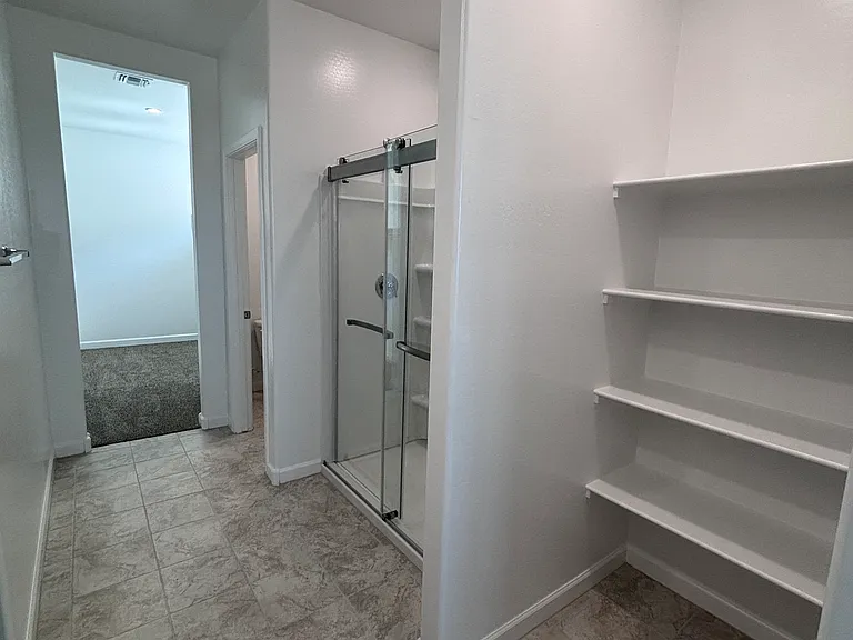 2055 W Sheridan Ave — Photo 21