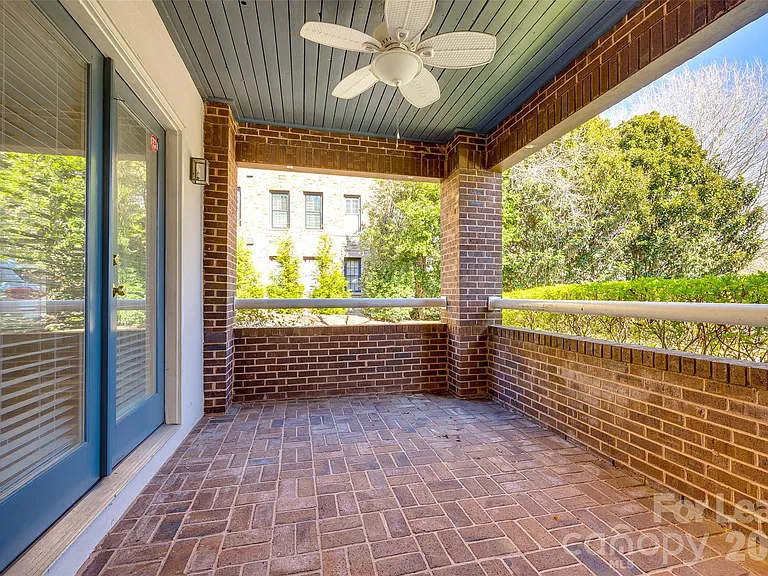 2220 Roswell Ave — Photo 23