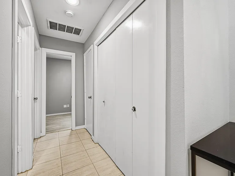 6908 Yellowstone Way Dr — Photo 5