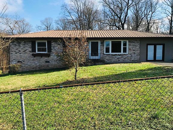 2nd image of 3210 Gilbert Ln