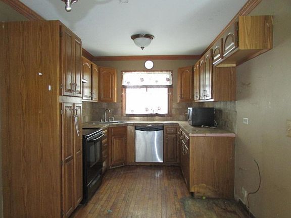3rd image of 1303 Woodridge Dr