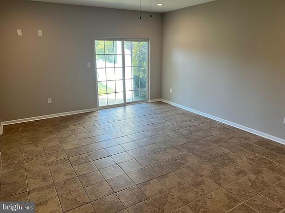 4th image of 52 Grissom Dr