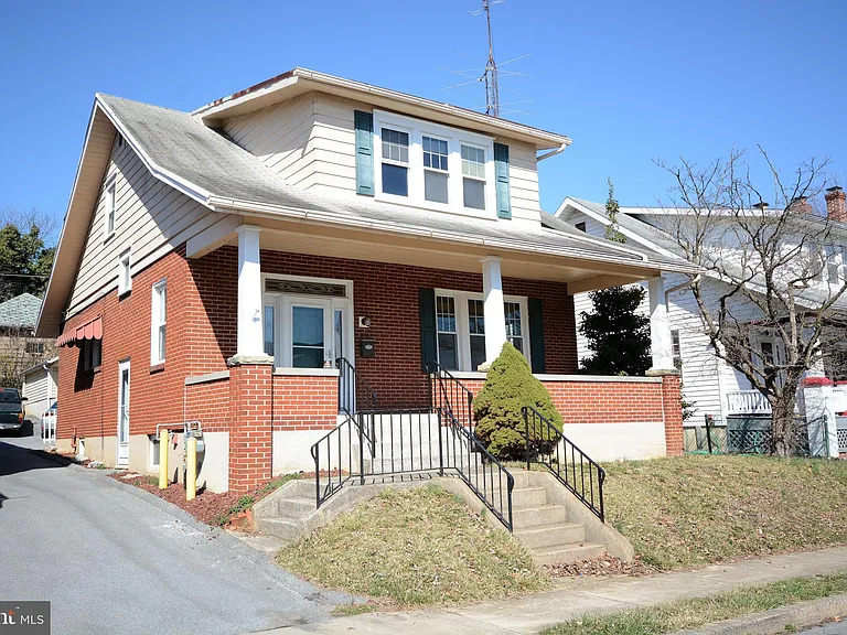 623 Guilford Ave — Photo 25