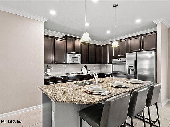 5th image of 289 Aspen Leaf Dr