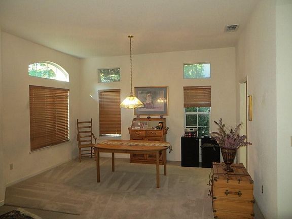 2nd image of 103 Elkins Cir