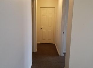 2206 Hebron Ave APT B, Zion, IL 60099