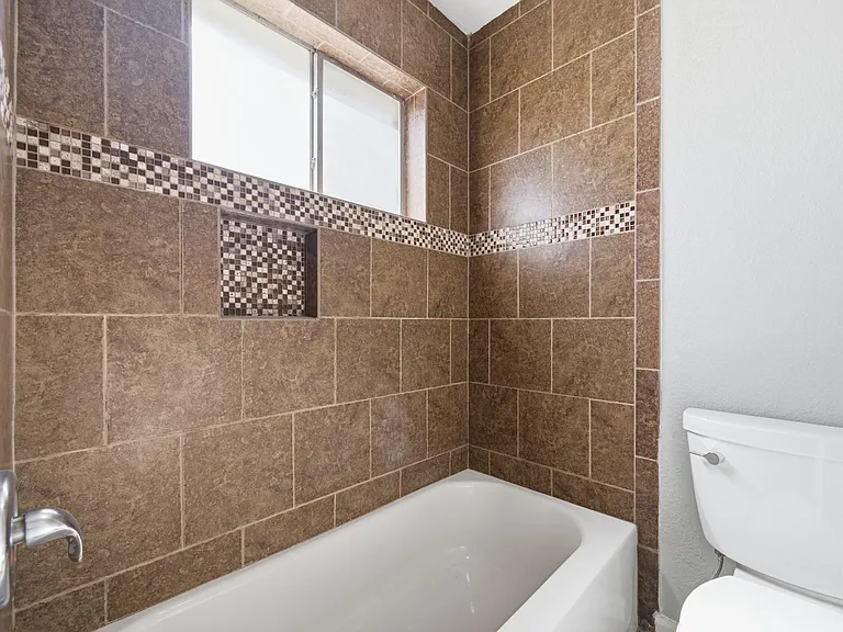 1805 Whitebriar Dr — Photo 18