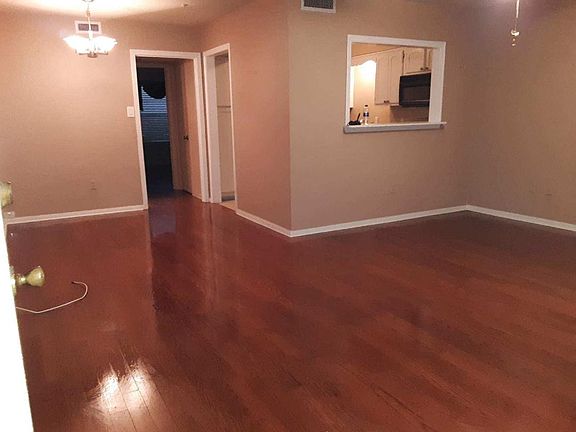 4th image of 2732 Whitney Pl APT 109