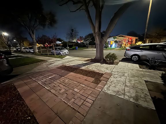 3rd image of 705 E Princeton Ave