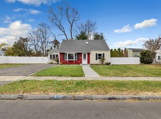 246 Delaware Dr, Stratford, CT 06614