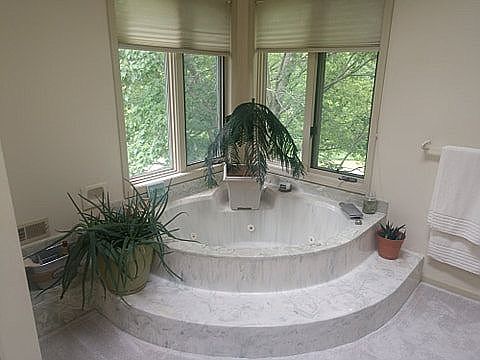 Jacuzzi overlooks orchard