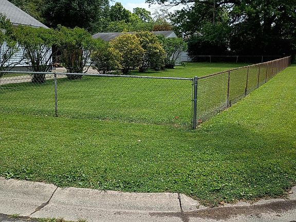 3rd image of 1916 Delaware Ave