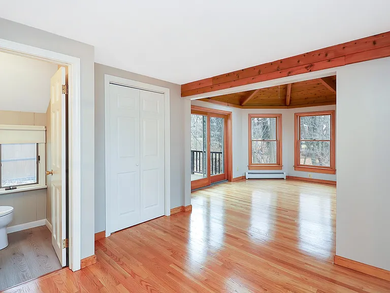 142 Elmwood Ave — Photo 15