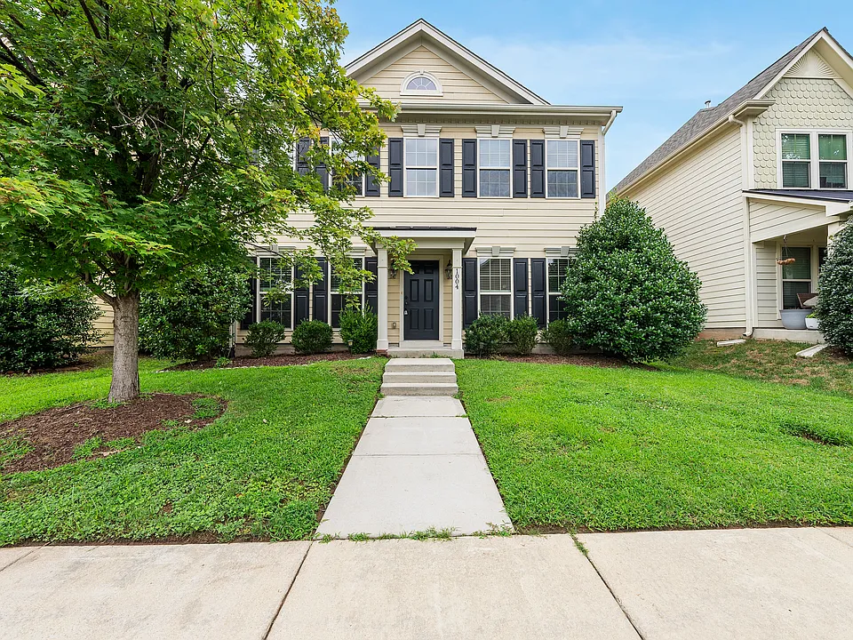 1004 Crinoline Ln