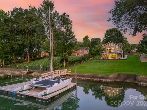 3442 Lake Shore Rd S, Denver, NC 28037