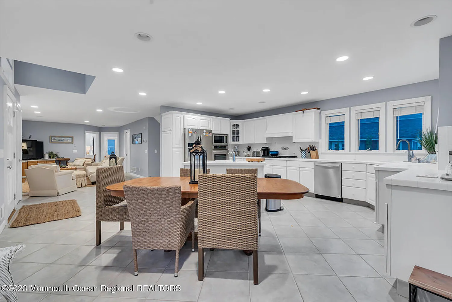 4 bed, 2279 sqft, $10,000 — Photo 4