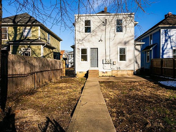 2nd image of 305 Eaton Ave Unit B