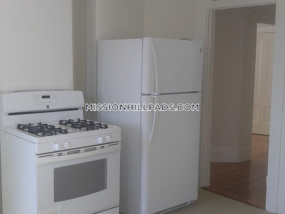 2nd image of 76 Calumet St #U3a