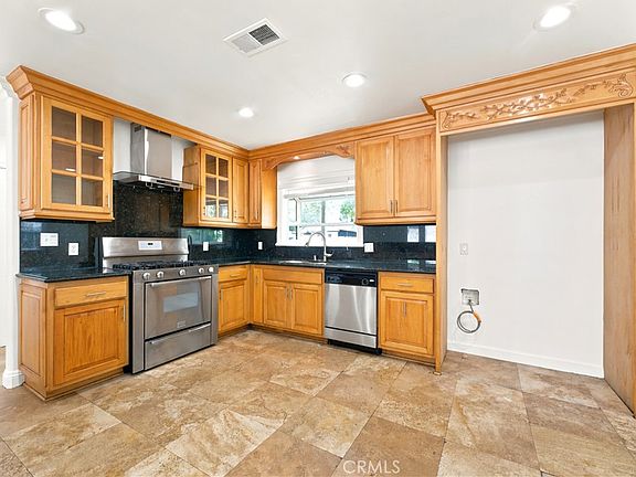 5th image of 10249 Lemona Ave