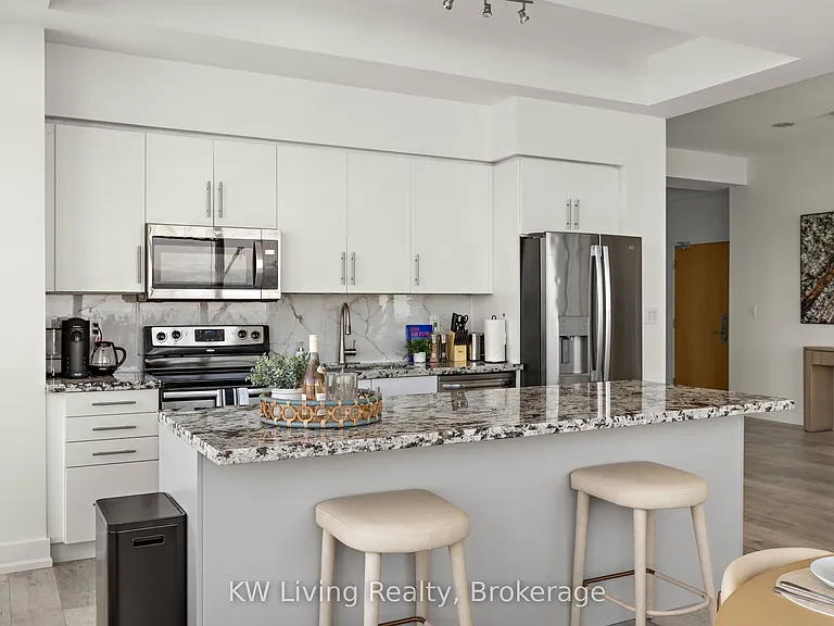 65 Bremner Blvd #5102 — Photo 13