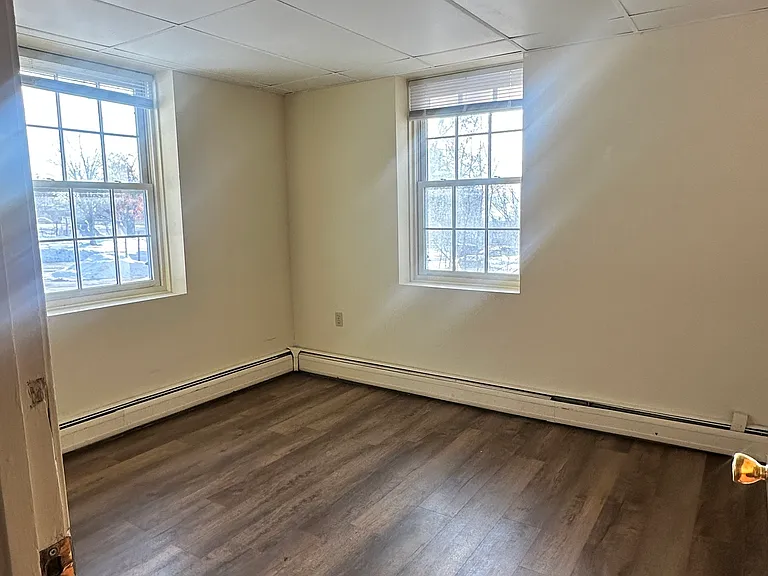 324 Main St #14 — Photo 13