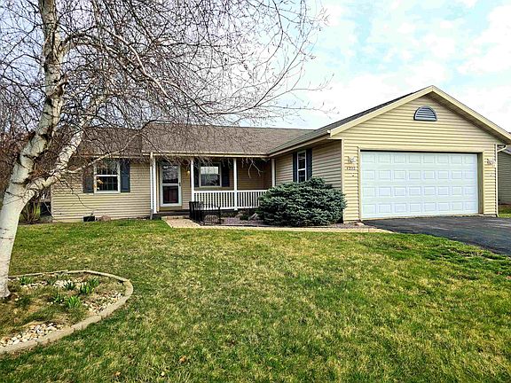 3rd image of 4295 Kingsford Dr