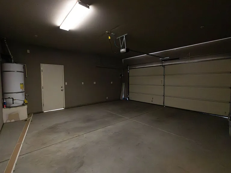 1604 Sidonia St — Photo 24