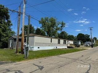 38 N Clinton St, The Plains, OH 45780