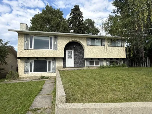 298 SW Mountain St, Hinton, AB T7V 1M4