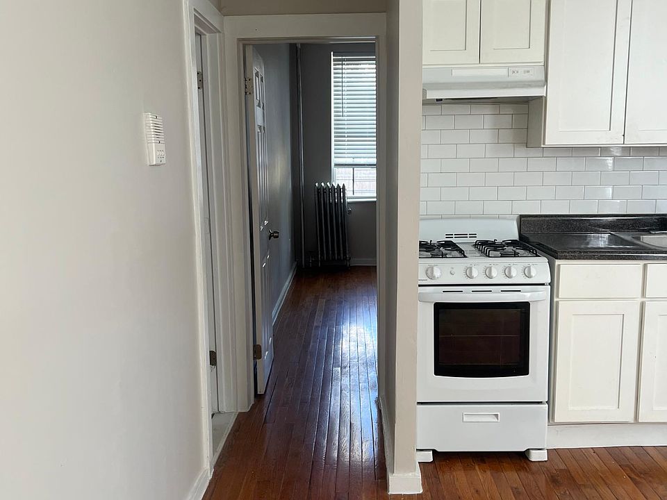1st image of 117 Ludlow St #1