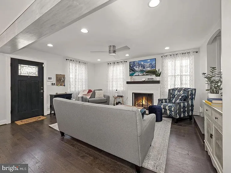 2605 Arcola Ave — Photo 5