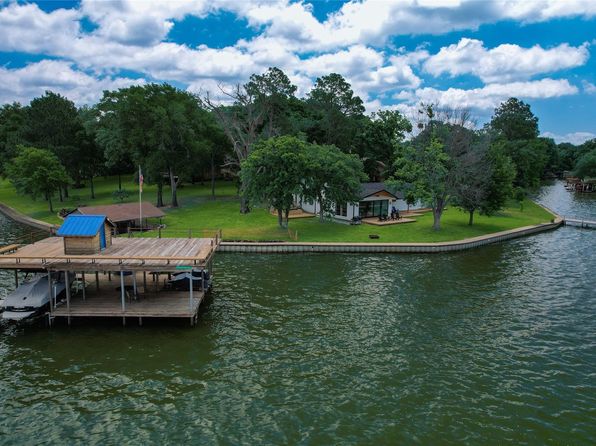 221 Edythe Dee Ln, Mabank, TX 75156