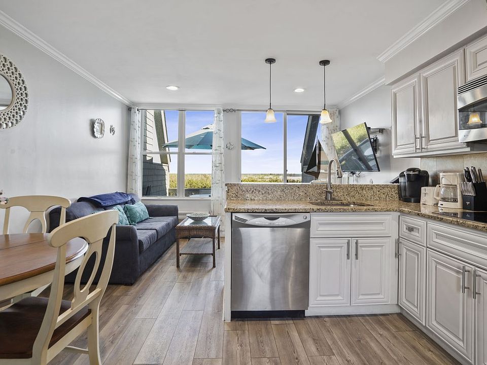 20 Surfside Ave Montauk, NY Zillow