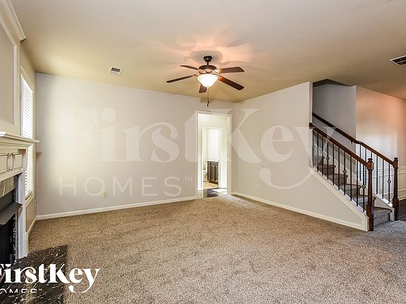 2nd image of 4868 Maple Glen Dr