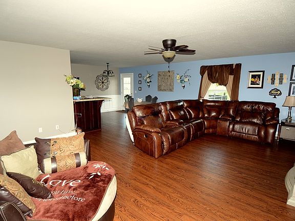 2nd image of 453 Brock Ln