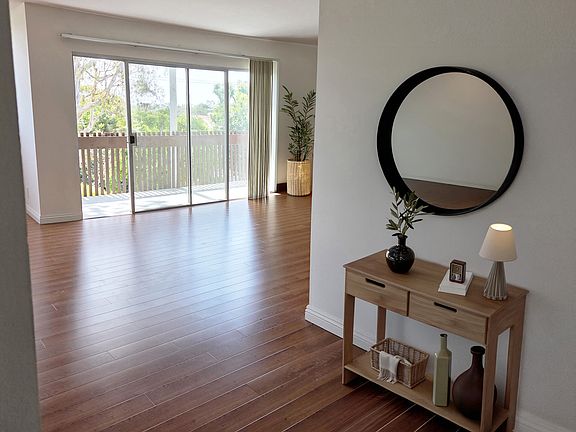 4th image of 6050 Canterbury Dr #F