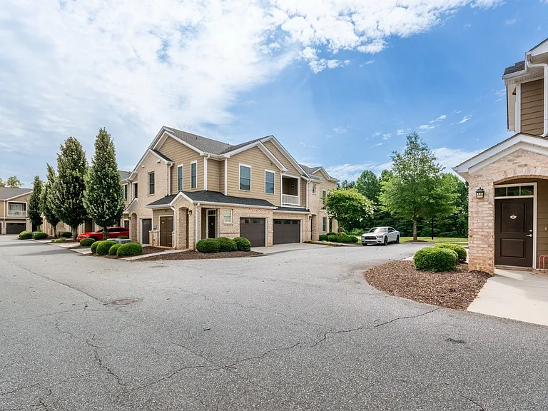 Piedmont Place — Photo 11
