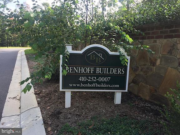 3rd image of 206 Hampton Park Cir