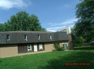 1912 20th St, Charleston, IL 61920