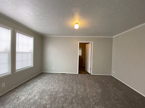 4th image of 211 Pebble Creek Dr #166