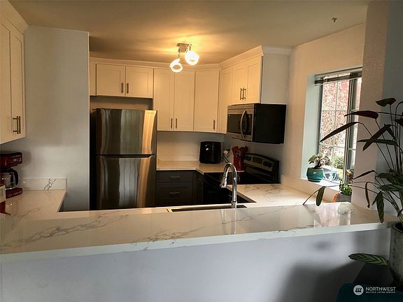 4th image of 17112 44th Avenue W #B-202