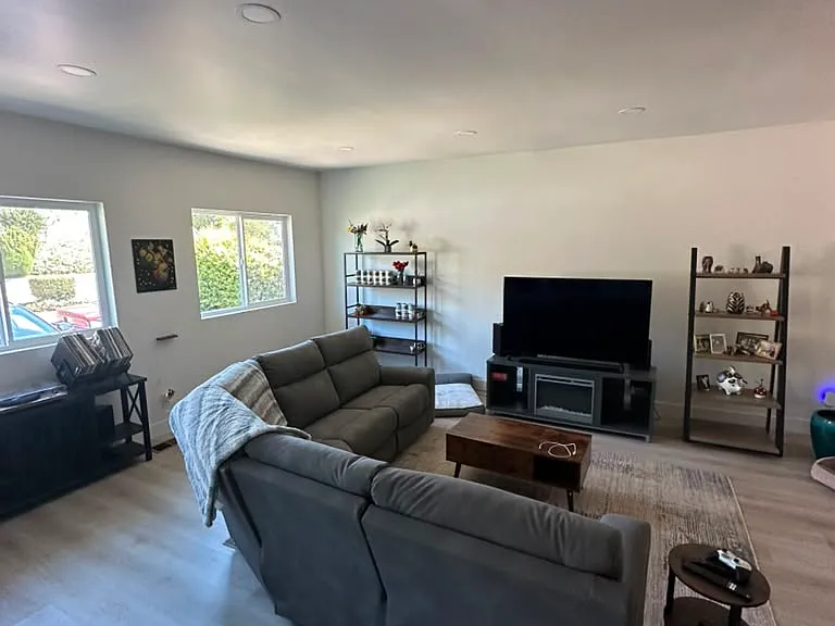 5550 Encina Dr — Photo 7